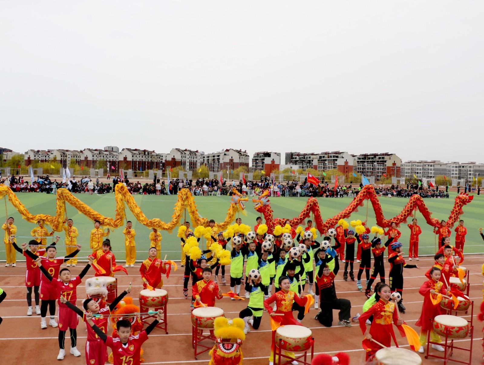 2025年山海关区“龙翔杯”中小学生田径运动会开幕